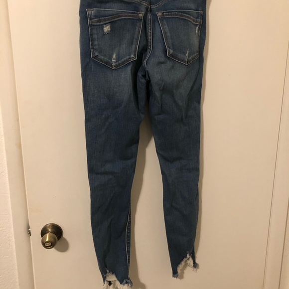 Express distressed, stretch/ankle cropped jeans - Picture 2 of 3